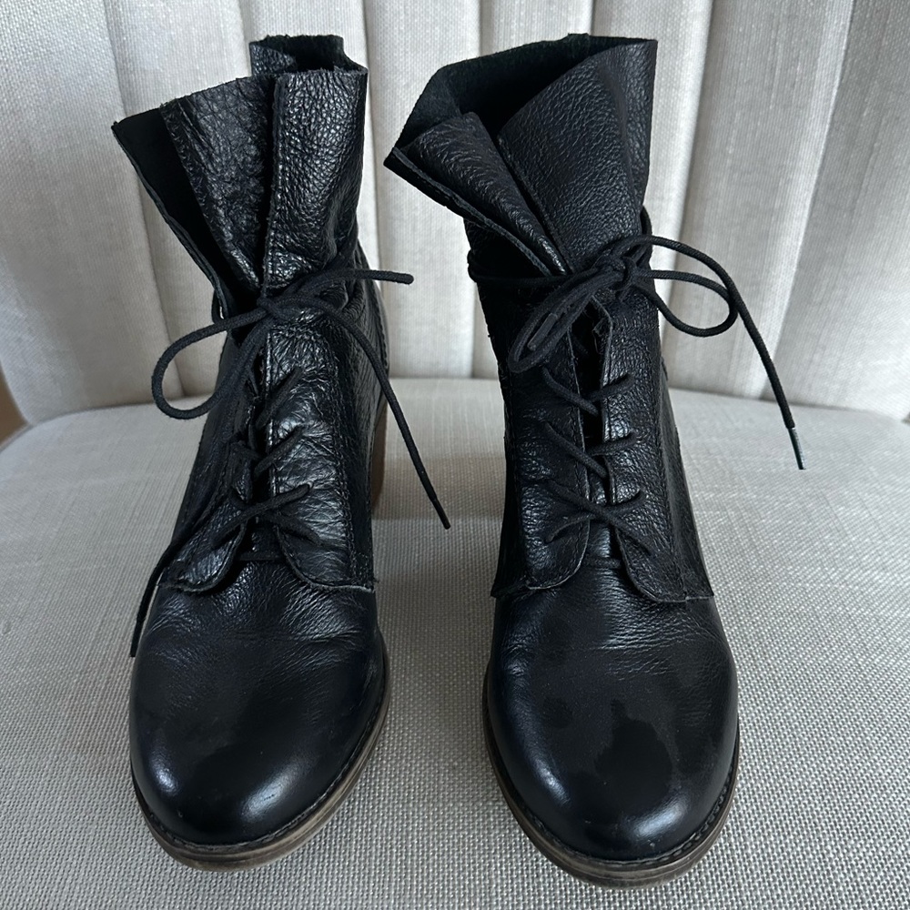 Steve Madden “Gretchun” Black Leather Heeled Boots - Size 8. - Picture 10 of 10